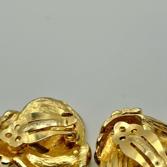 Vintage Gay Boyer Gold Knot Clip On Earrings - Picture 4 of 4